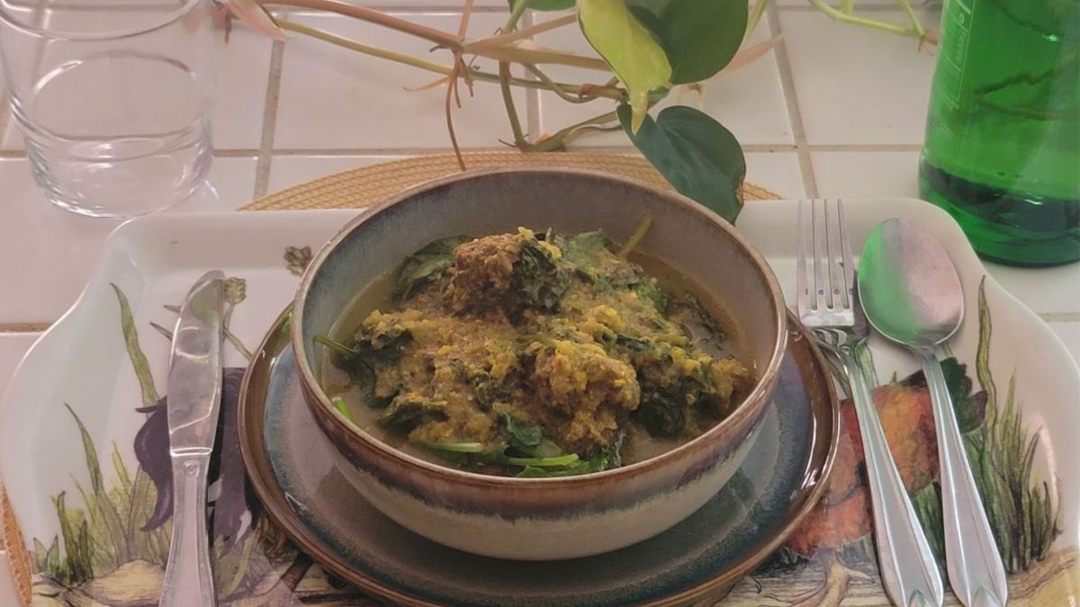 Power Greens Meatball Porridge